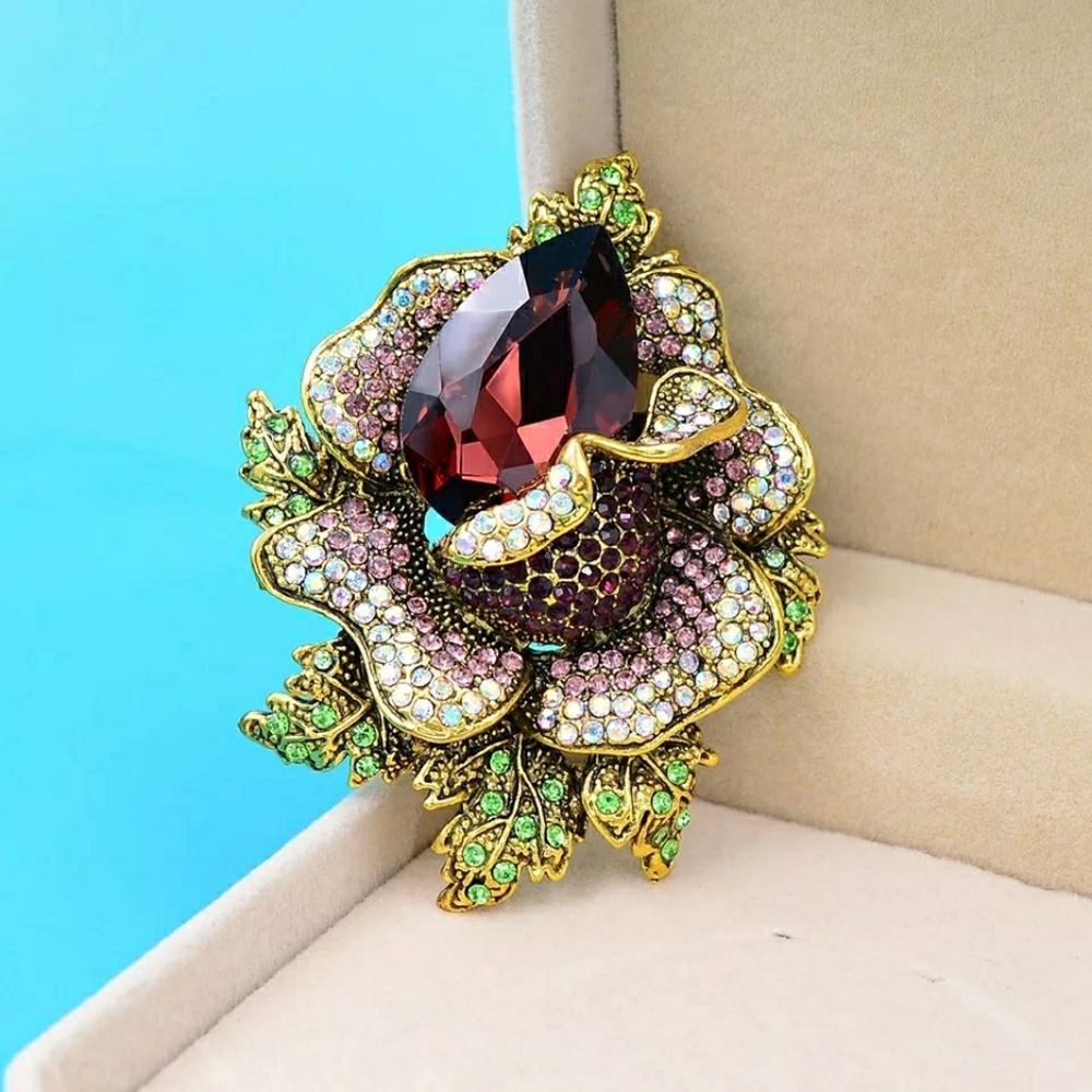 Brown rhinestone brooch - Picture 6 of 6